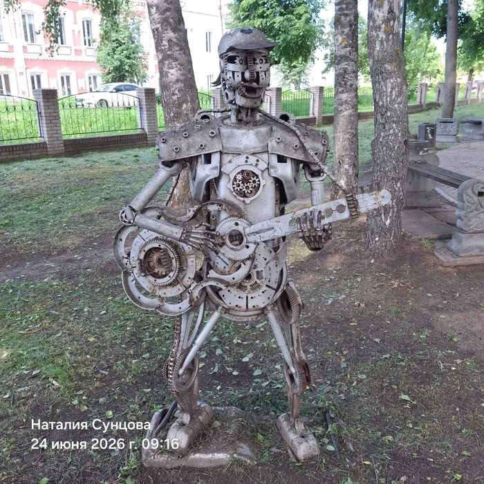 8 жЕЛЕЗНЫЙ ЧЕЛОВЕК